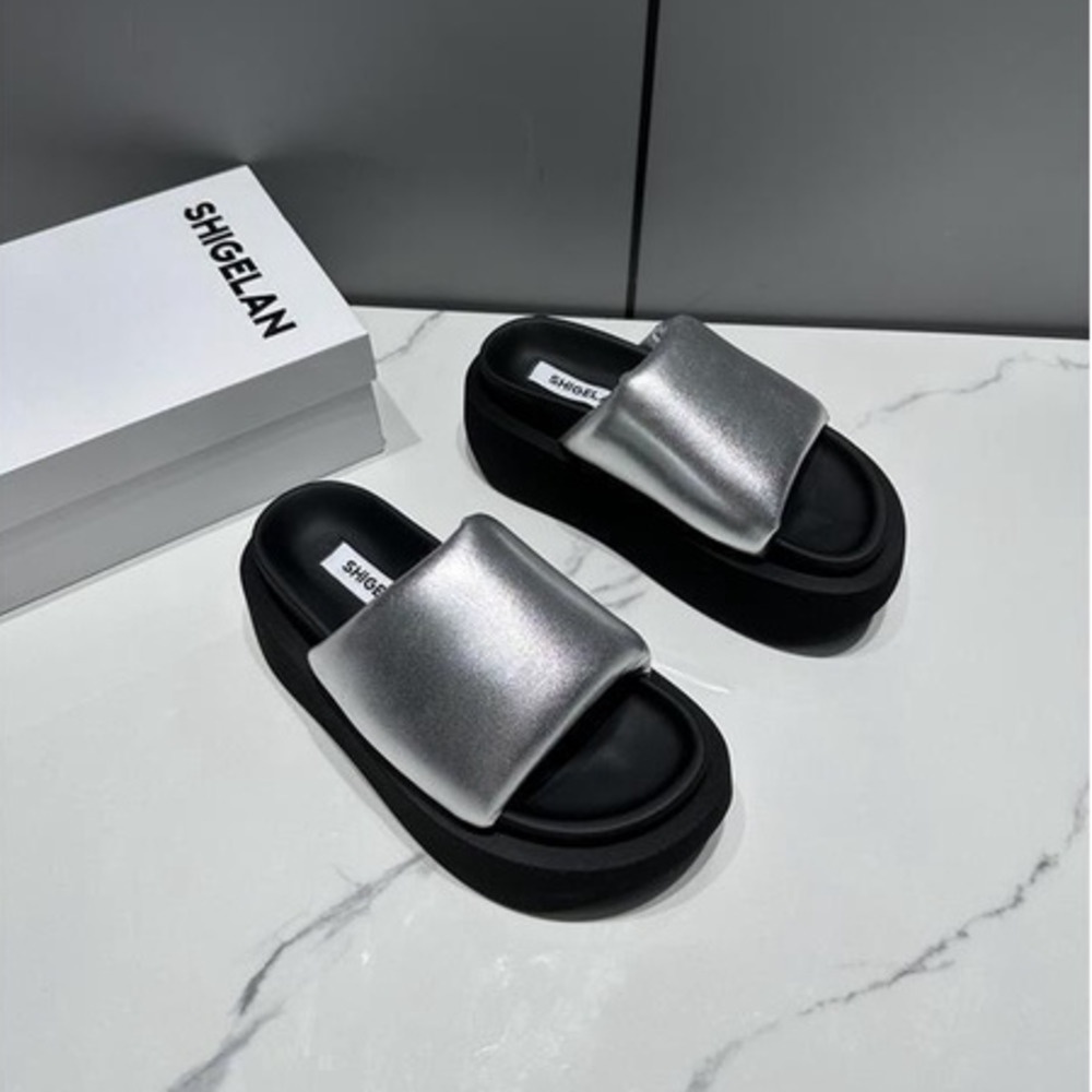 ✨Sandal Đế Phẳng Dày Dặn Phong Cách Châu Âu Thời Trang Mùa Hè 2023 Mới Cho Nữ