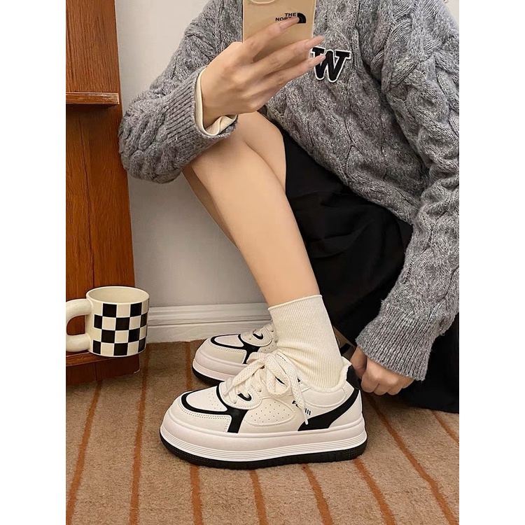 Giày Thể Thao Đế Dày Màu Trắng Thời Trang Năng Động