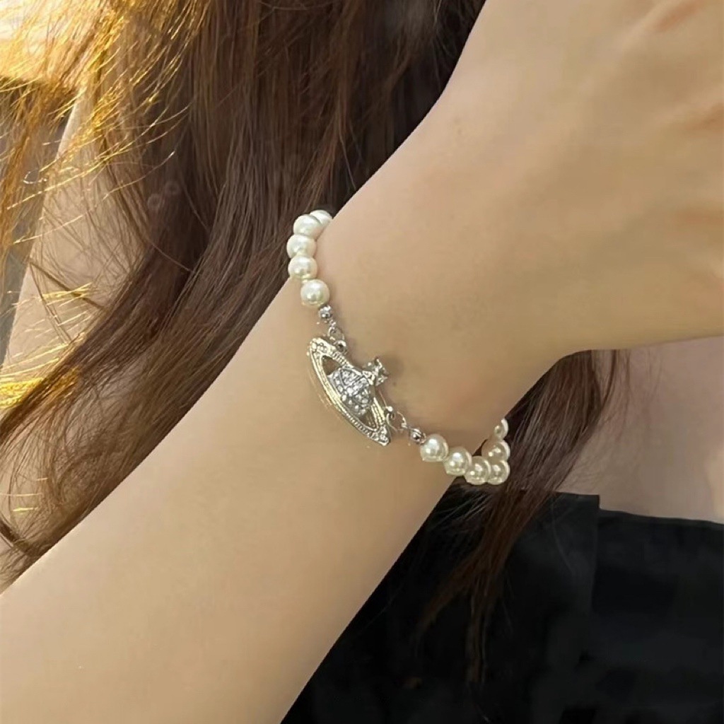 Vòng Tay Ngọc Trai Vivienne Westwood Saturn Sang Trọng Cá Tính Thời Trang Cho Nữ