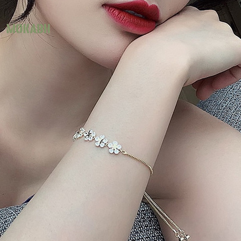 Vòng Đeo Tay Hình Hoa Năm Cánh Đính Đá Zircon Lâu Trôi Tinh Tế Cho Nữ