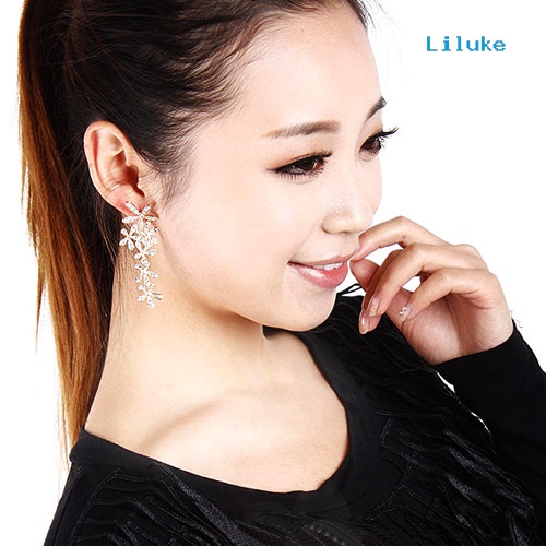 Đôi Khuyên Tai HìNh Hoa TuyếT ĐíNh Kim Cương Giả ThờI Trang Cho Nữ