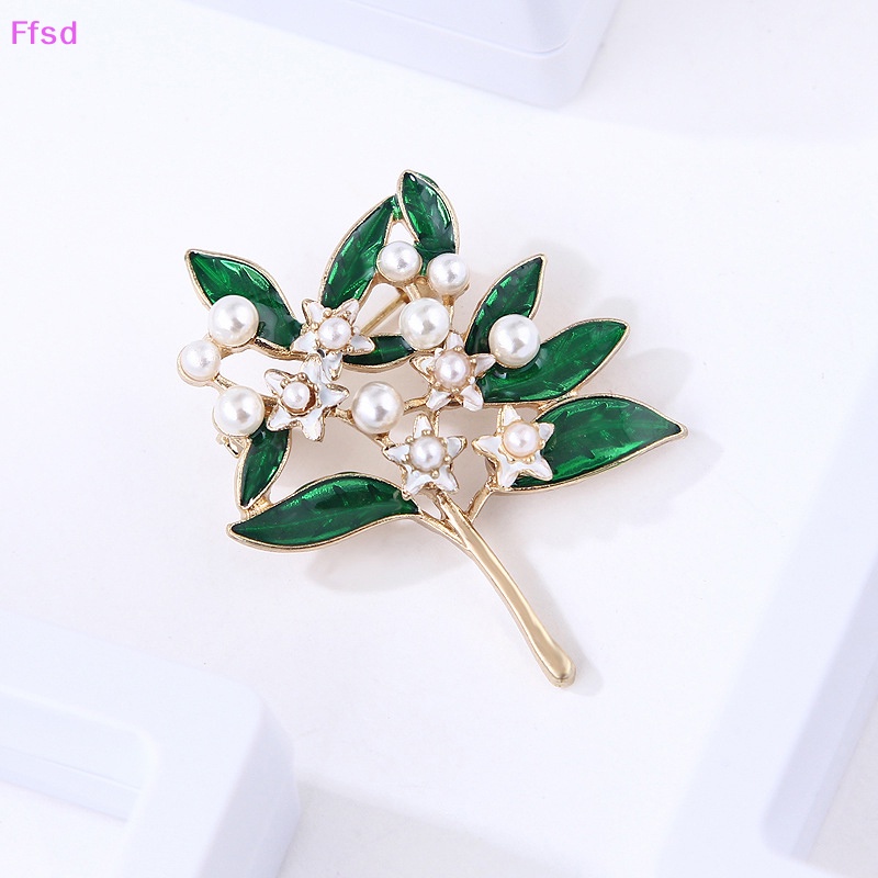 {Ffsd} Ghim Cài Khăn Quàng Cổ Hình Hoa Lá Tráng Men Màu Trắng Ngọc Trai Sáng Tạo Thời Trang Chất Lượng Cao Dành Cho Bạn Nữ * Hàng