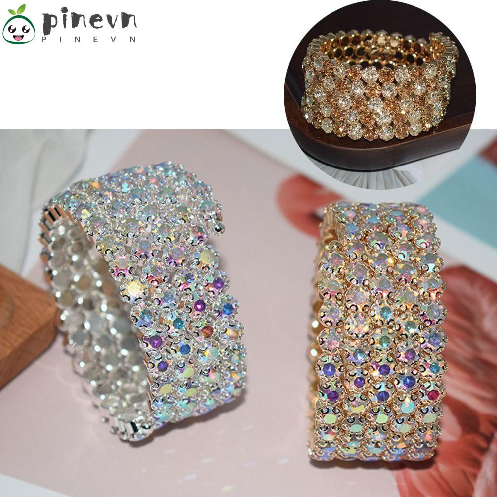 Vòng Tay Đính Hạt Thông Sang Trọng Cho Cô Dâu