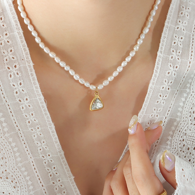 Vòng cổ Hai Màu Ngọc Trai Pha Lê Xanh Lá Và Trắng Thời Trang Cá Tính Phong Cách Pháp Mới