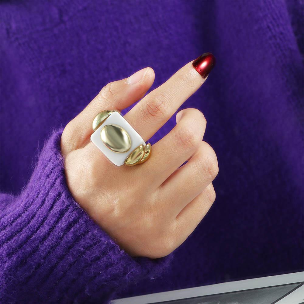 Nhẫn Acrylic Hình Trái Tim Phong Cách Retro