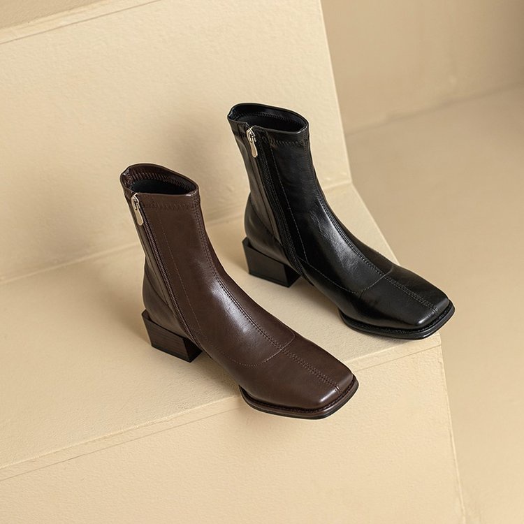 Giày Boots Mũi Vuông Đế Dày Thời Trang Cá Tính