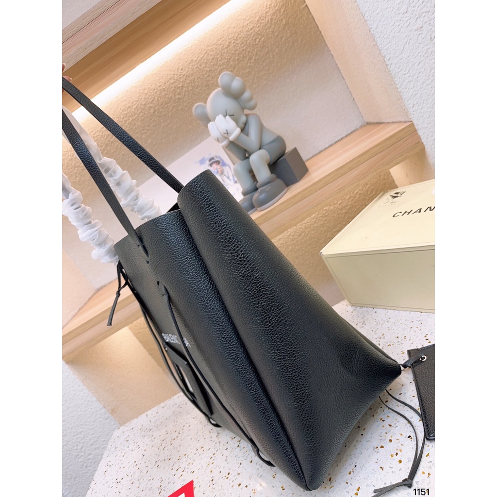 Balenc & ga túi tote mới dành cho nữ da bò đen dung tích lớn túi xách một vai với tính khí đa năng