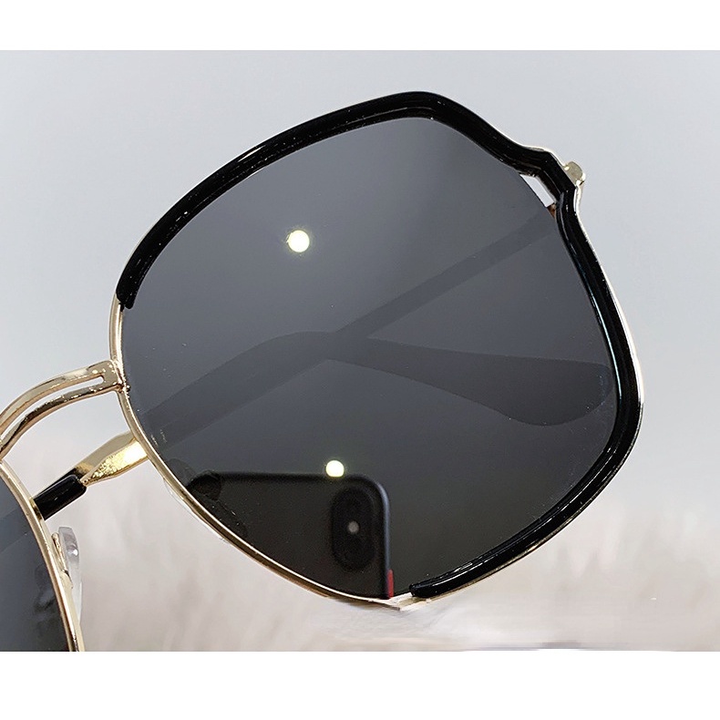 Kính Mát Chống Tia UV Mới Cho Cả Nam Và Nữ