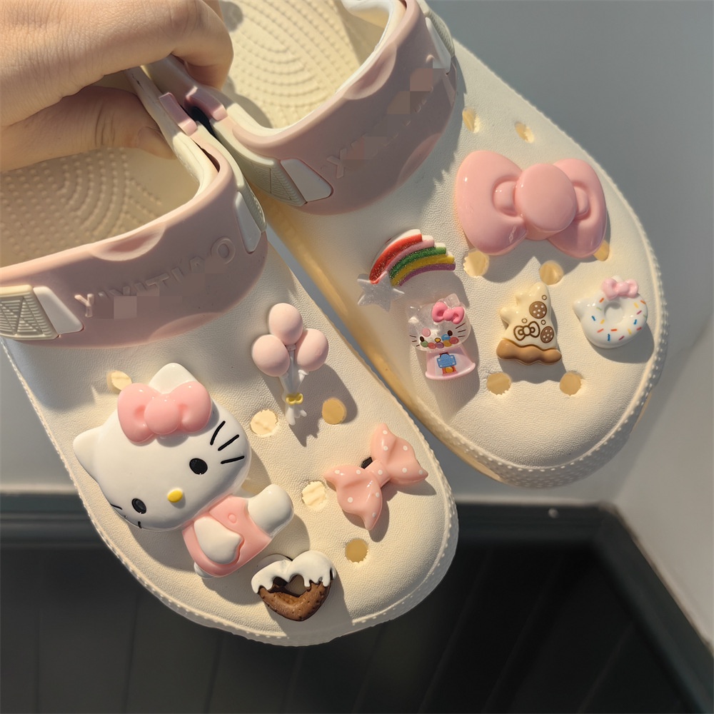 Bộ Ghim Cài Giày Crocs Hình Mèo Hello Kitty 3D Đính Pha Lê Dễ Thương Cho Bé
