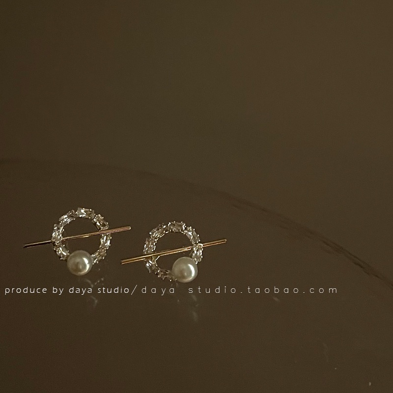 Khuyên Tai Tròn Đính Ngọc Trai Sang Trọng