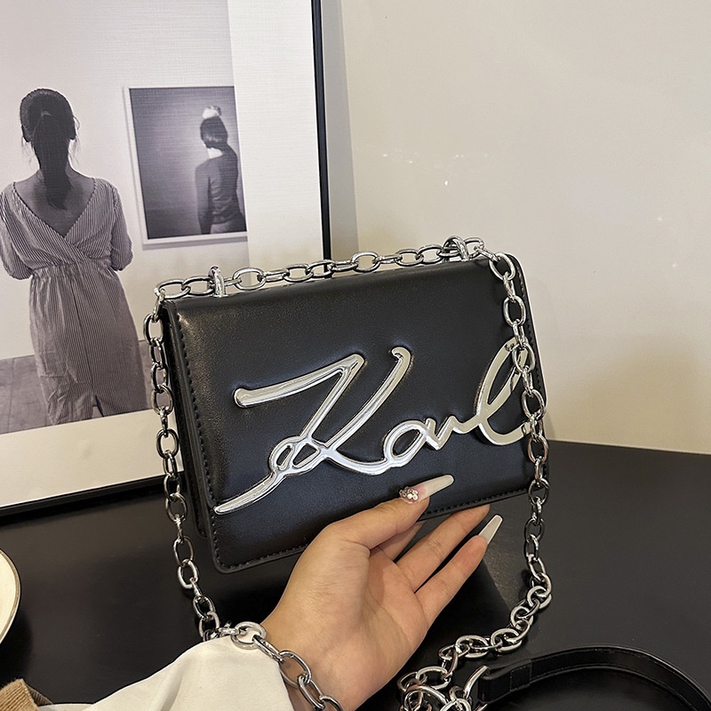 Túi Đeo Chéo Hình Vuông Cỡ Nhỏ Phối Dây Đeo Sợi Xích Thời Trang