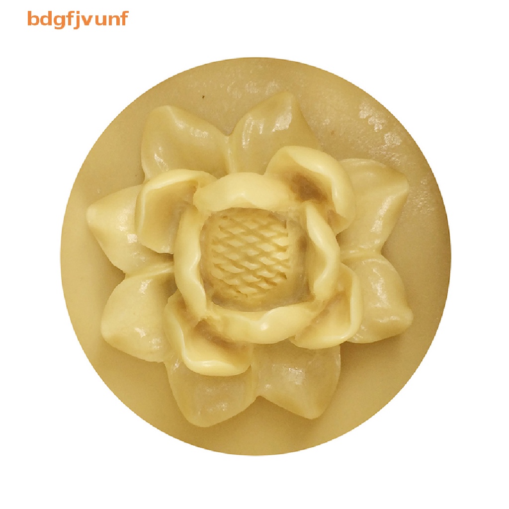 1 Khuôn Làm Bánh / Sô Cô La / Xà Phòng Hình Hoa Sen Bằng Silicone DIY