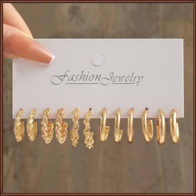 Bộ Khuyên Tai Hình Vuông Bằng Kim Loại Sang Trọng Cho Nữ