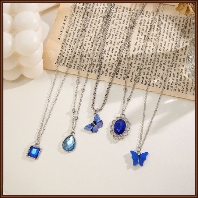 Set 5 Vòng cổ Mặt Trái Tim Đính Đá Sang Trọng Cho Nữ