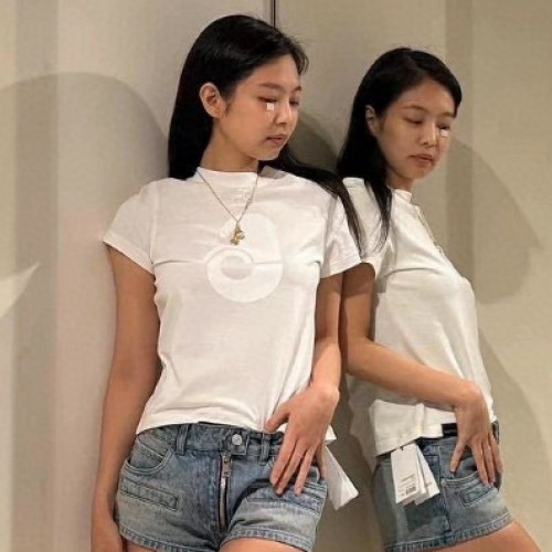 Courreges Hàng Có Sẵn Áo Thun Mùa Hè 2023 In Hình jennie Phong Cách Mỹ Giản Dị