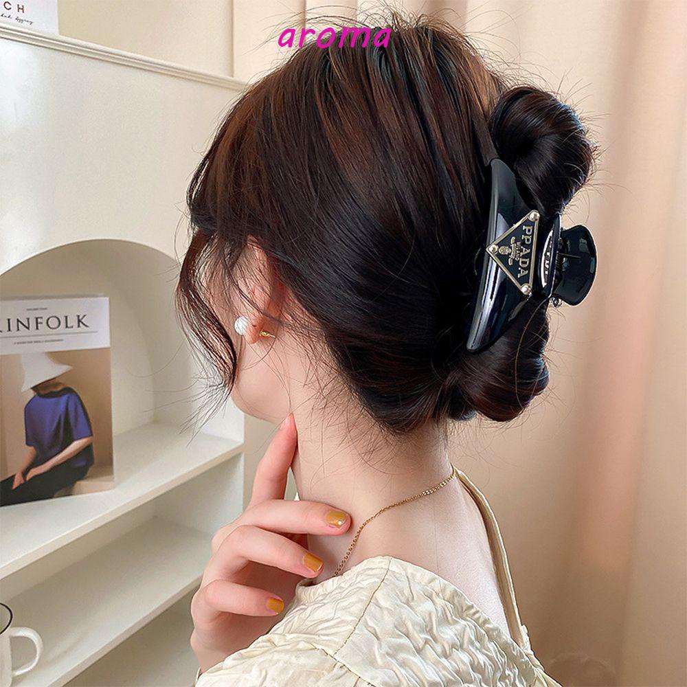 Kẹp Tóc Hình Tam Giác Bằng Acrylic In Chữ Phong Cách Retro Thanh Lịch Cho Nữ Giá Đỡ