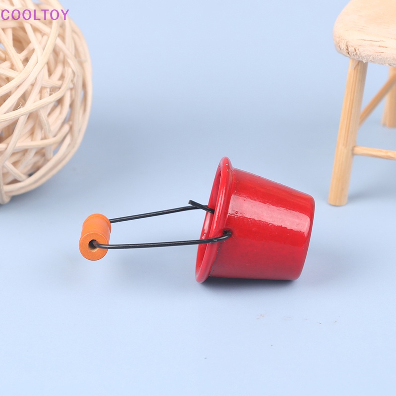 Xô Nước Mini Màu Đỏ Di Động Tiện Dụng Cho Nhà Búp Bê