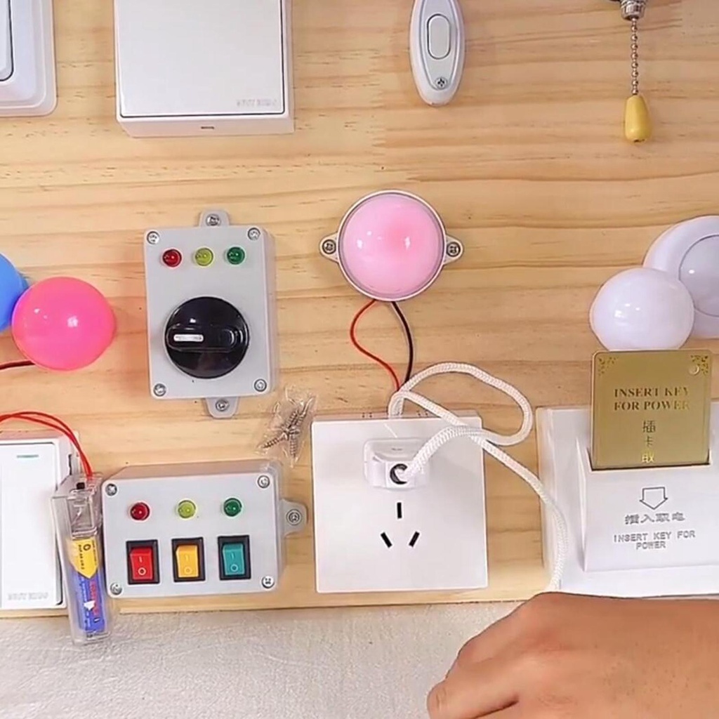 Đồ Chơi Bảng Điều Khiển Kỹ Năng Sống Có Đèn LED 3 + 3 Màu Sắc Dành Cho Trẻ Em