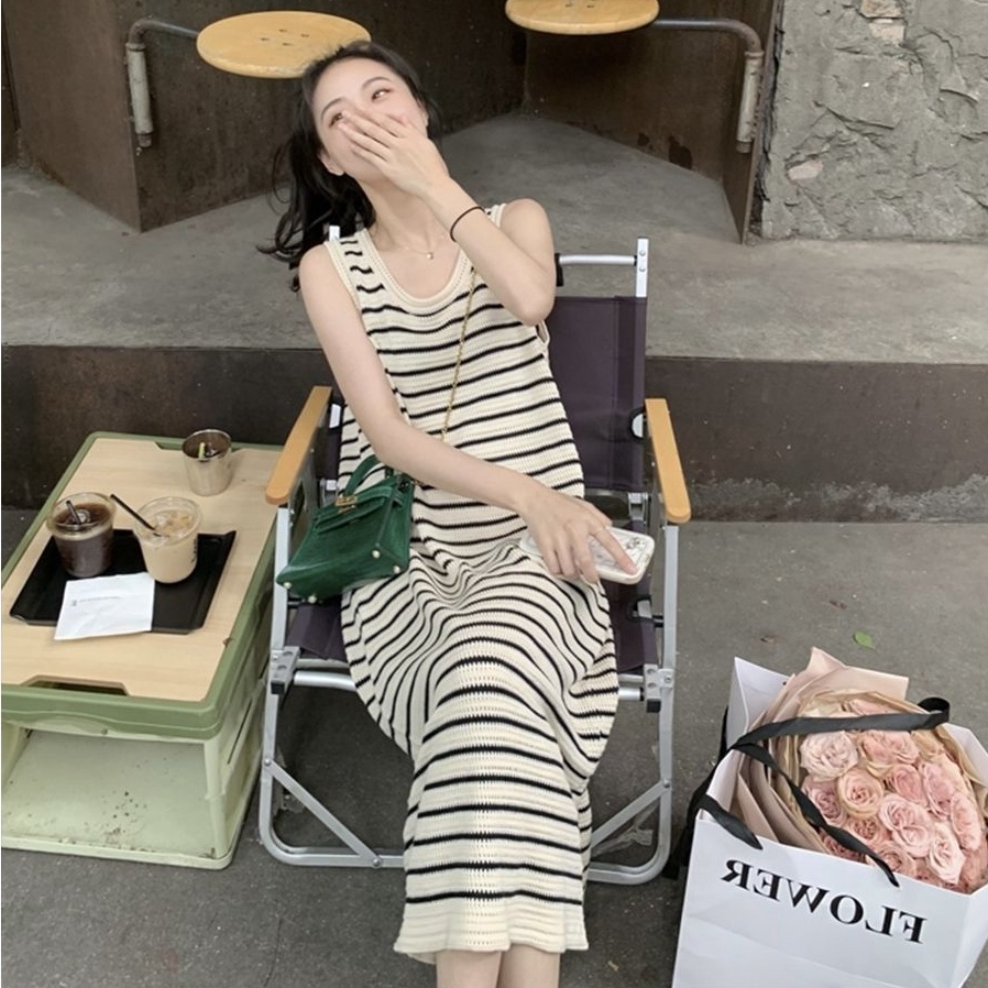 Đầm Dệt Kim Sát Nách Cổ Tròn Dáng Rộng Xẻ Tà Họa Tiết Kẻ Sọc Thiết Kế Mới Thời Trang Cho Nữ