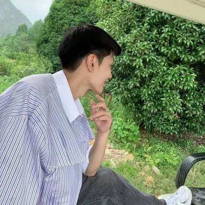 Áo Sơ Mi Tay Lửng Dáng Rộng Họa Tiết Kẻ Sọc Màu Sắc Tương Phản Thời Trang Mùa Hè