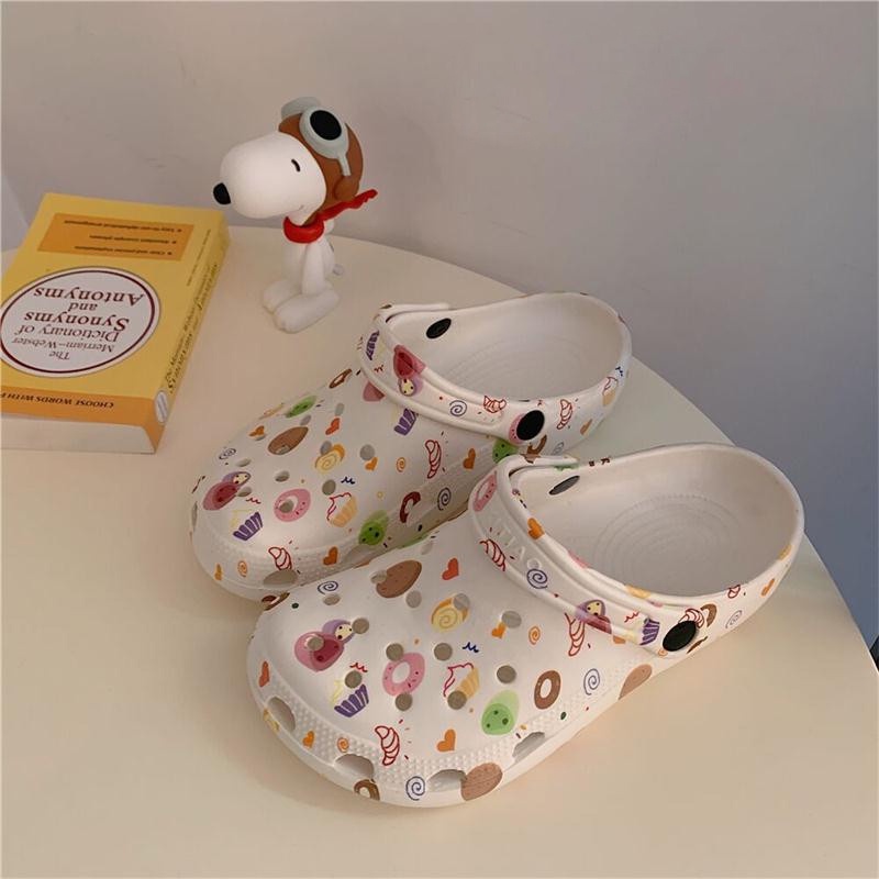 One more shoes⭐Xăng đan Đế Dày Họa Tiết Hoạt Hình Xinh Xắn Dành Cho Nữ