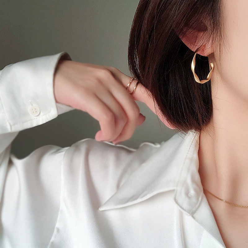 Khuyên Tai Kim Loại Đính Ngọc Trai Nhân Tạo Thời Trang