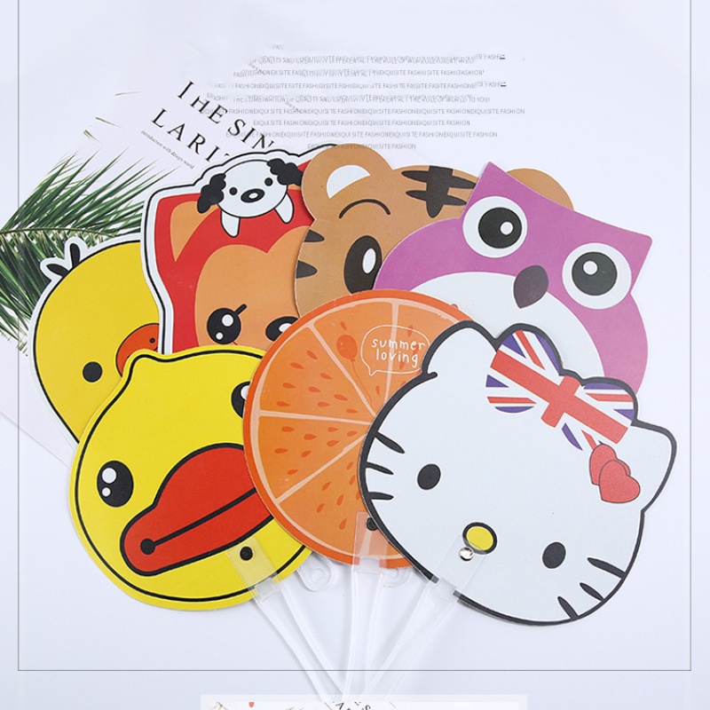 Quạt Nhựa Cầm Tay Cute Nhiều Hình, Giao Mẫu Ngẫu Nhiên-MCKES