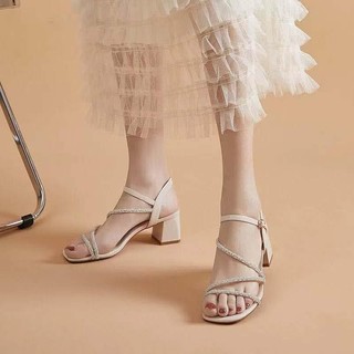 Giày sandal cao gót phong cách thời trang mới 2023
