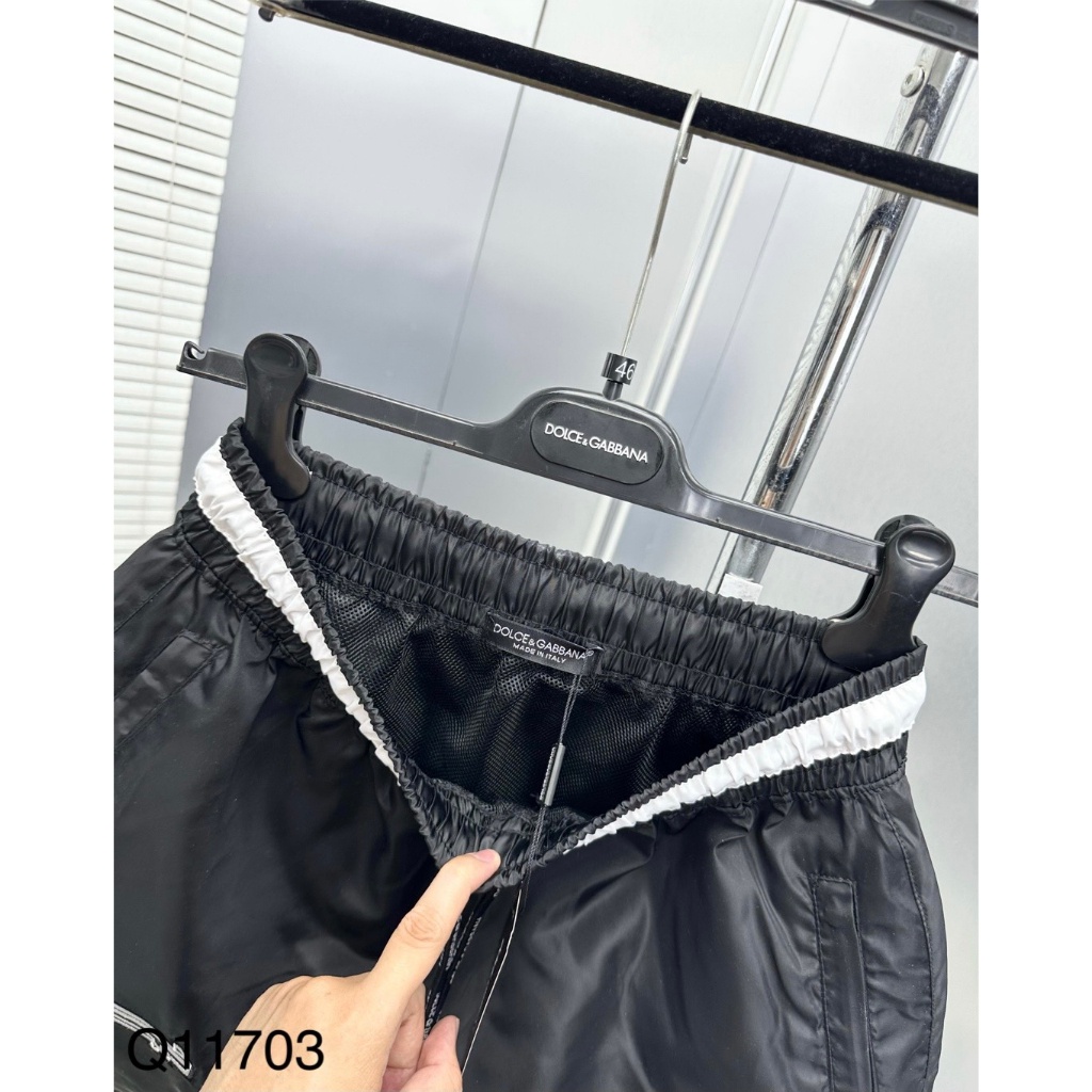 Quần Đùi Nam Gió D.G  Hình Thêu Khẩu Súng Siêu Đẹp - Quần Gió Chất Vải Thoải Mái Ống Suông Mặc Đi Biển