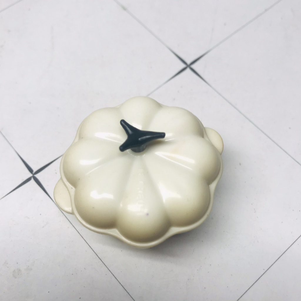 Hàng sẵn sàng chính hãng số lượng lớn le creuset le creuset halloween limited pumpkin tủ lạnh nam châm tủ lạnh