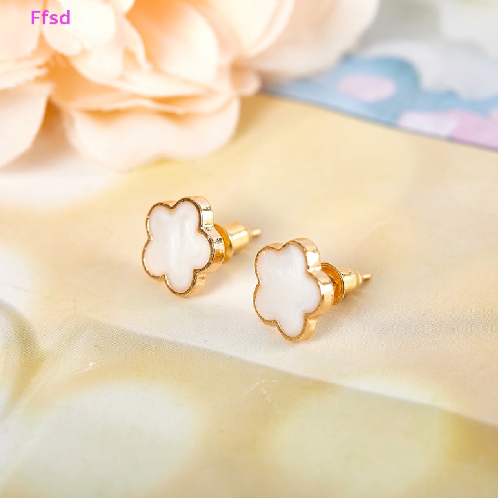 1 Đôi Bông Tai Hợp Kim Hình Bông Hoa Màu Trắng Thanh Lịch Thời Trang Cho Nữ