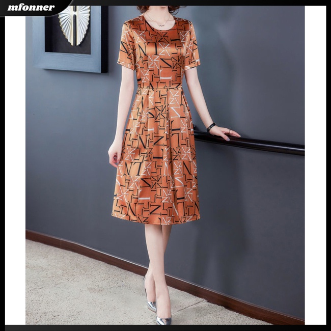 Đầm Chữ A Dáng Rộng Cổ Tròn Lưng Cao Chất Liệu Lụa Mát In Chữ Thời Trang Cho Nữ