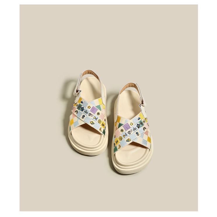 Giày Sandal Muffin Hở Ngón Đế Dày Thêu Họa Tiết Hợp Thời Trang Cho Nữ