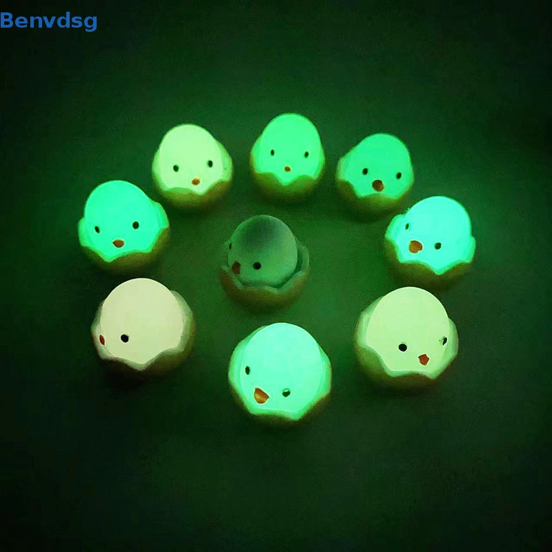 Bộ 2 Mô Hình Gà Con Bằng Nhựa Resin Phát Quang Dễ Thương Trang Trí Xe Hơi