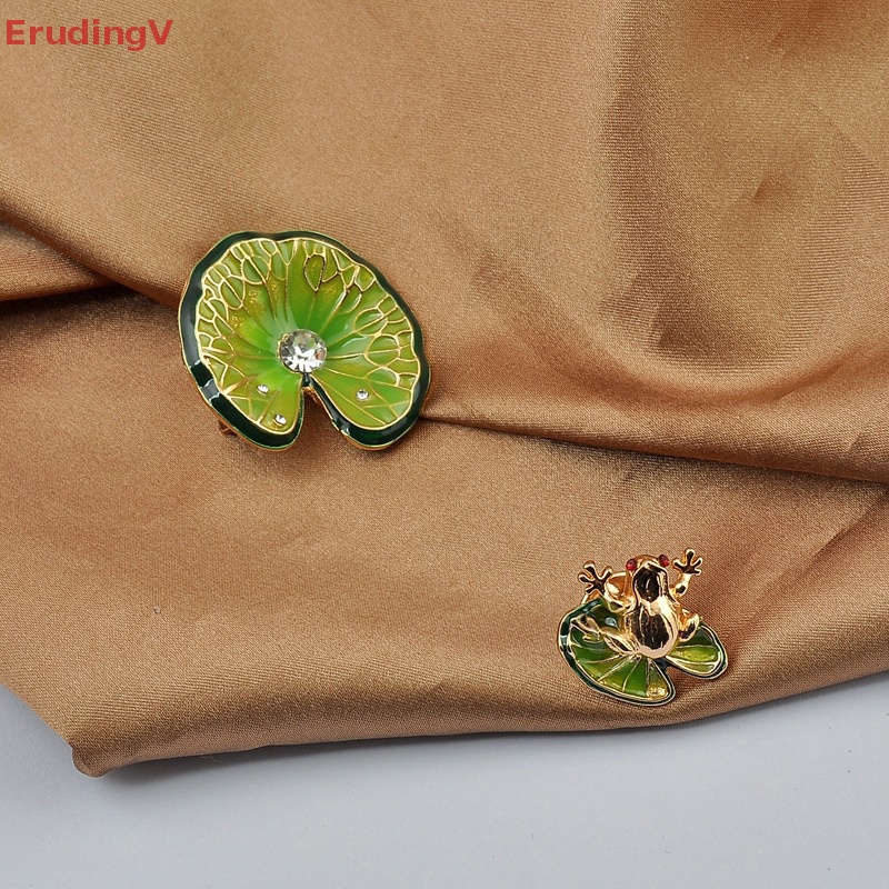 Bộ 2 Ghim Cài Áo Hình Ếch Và Lá Sen Đính Đá Thời Trang Cho Nữ