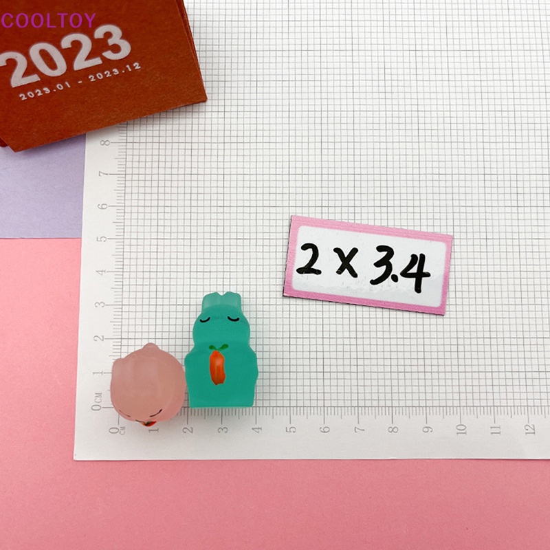 Set 2 Búp Bê Hình Thỏ Mini Bằng Nhựa Phát Quang Dễ Thương Dùng Để Trang Trí