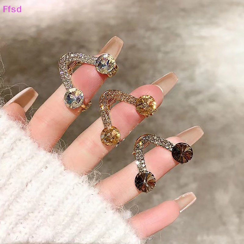 {Ffsd} Kẹp Tóc Mini Hình Chữ V Bằng Kim Loại Đính Kim Cương Giả Và Ngọc Trai Bán Chạy