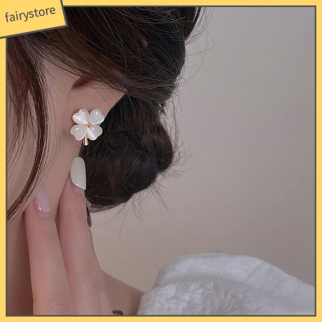 1 Đôi Bông Tai Hình Cỏ Bốn Lá Đính Đá Opal Nhân Tạo Thời Trang