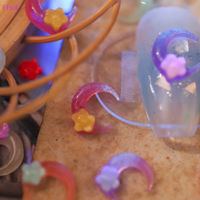 Bộ 50 Phụ Kiện Đá 3D Trang Trí Móng Tay Dạ Quang UV Màu Sắc Nổi Bật