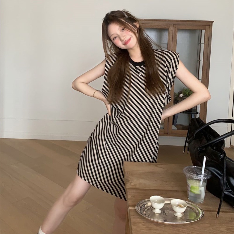 Đầm Thun Sát Nách Cổ Tròn Hoạ Tiết Kẻ Sọc Thiết Kế Dáng Rộng Thoải Mái