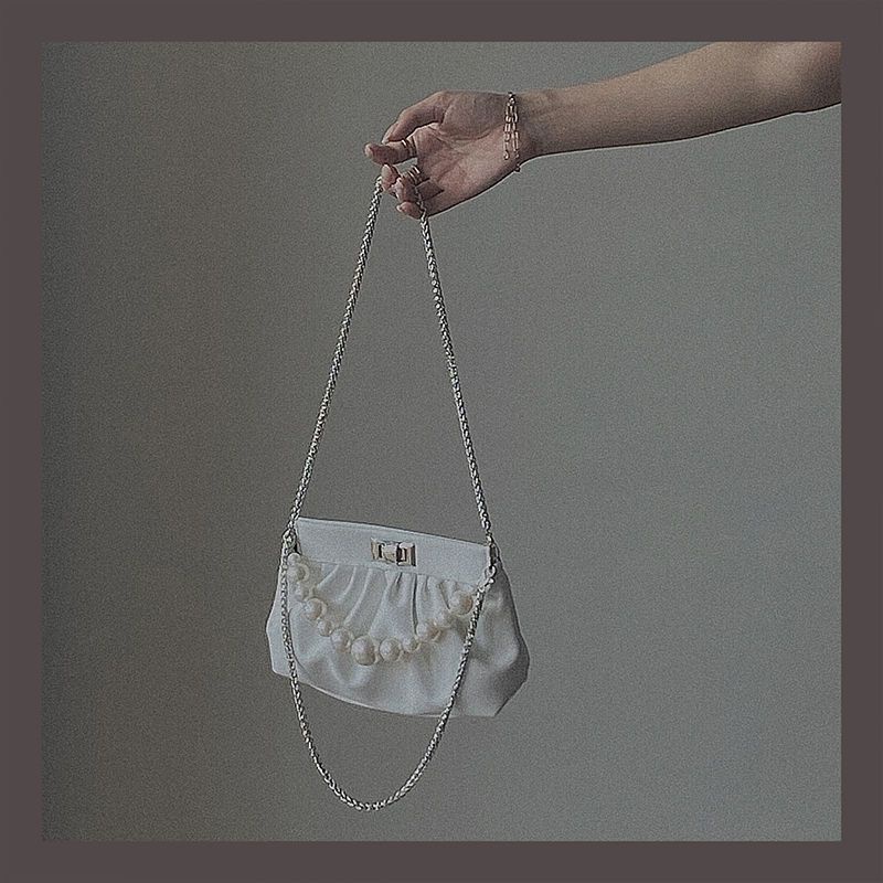 Túi Xách Da Mềm Xếp Ly Phối Chuỗi Ngọc Trai Đeo Chéo Thời Trang Cho Nữ