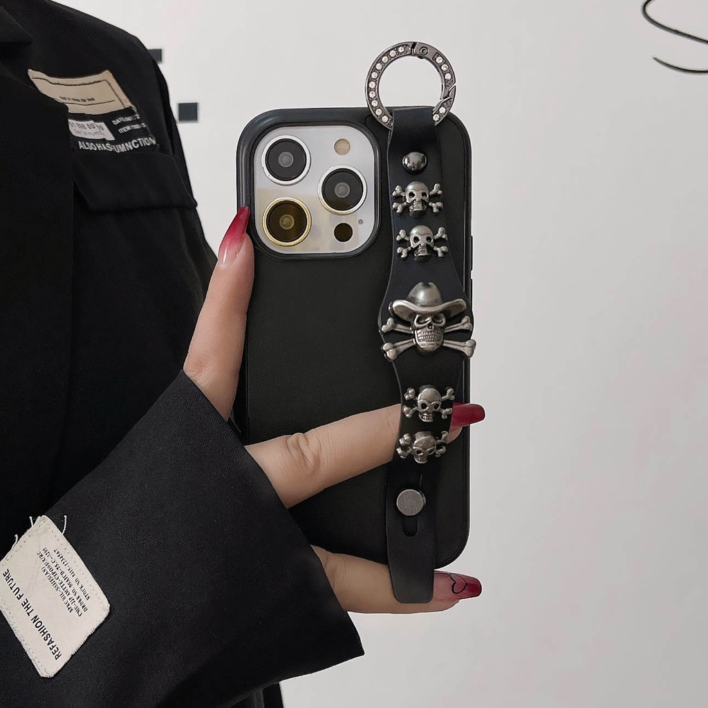 Ốp Điện Thoại Da Màu Đen Họa Tiết Đầu Lâu Kiểu Cao Bồi Có Dây Đeo Cổ Tay Cho iPhone 14ProMax 13 12 11 XSMax XR 7P