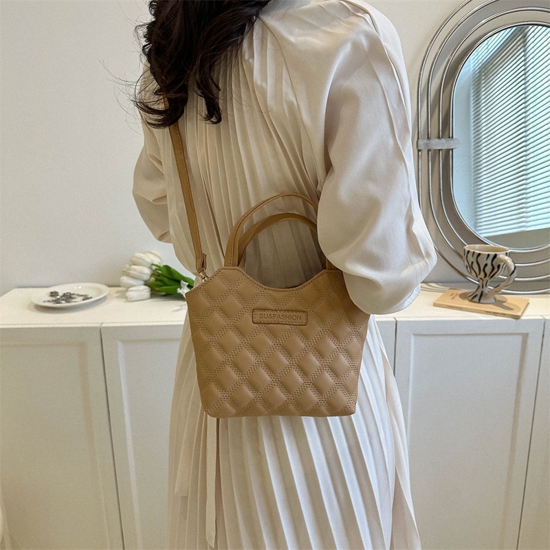 Hollylove túi xách nữ đeo chéo Túi đeo chéo dễ phối cho nữ 2023 NEW  L91T06D