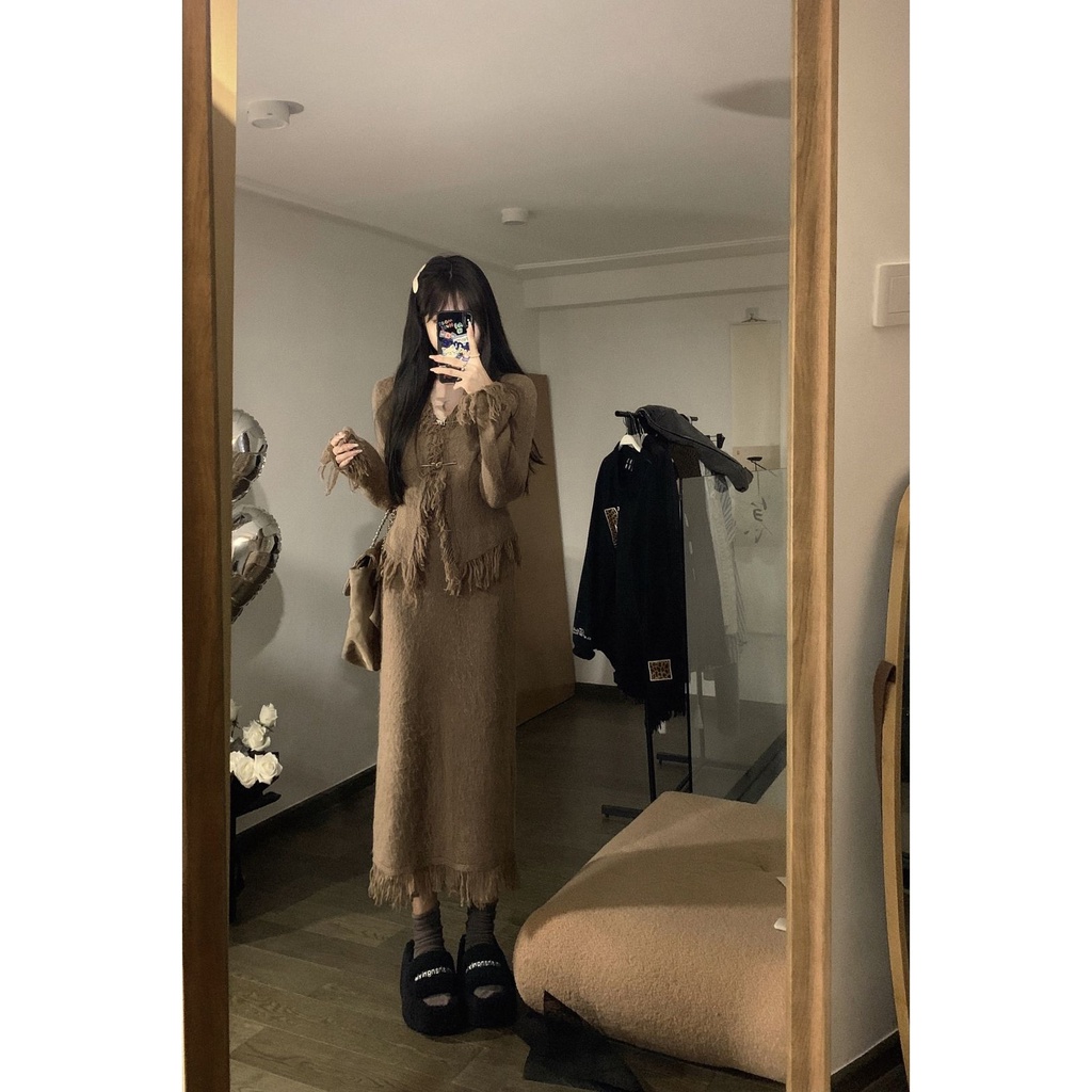 Bộ Áo Cardigan Dệt Kim + Chân Váy Tua Rua Phong Cách Retro Thời Trang Thu Đông Dành Cho Nữ A6AO 22023