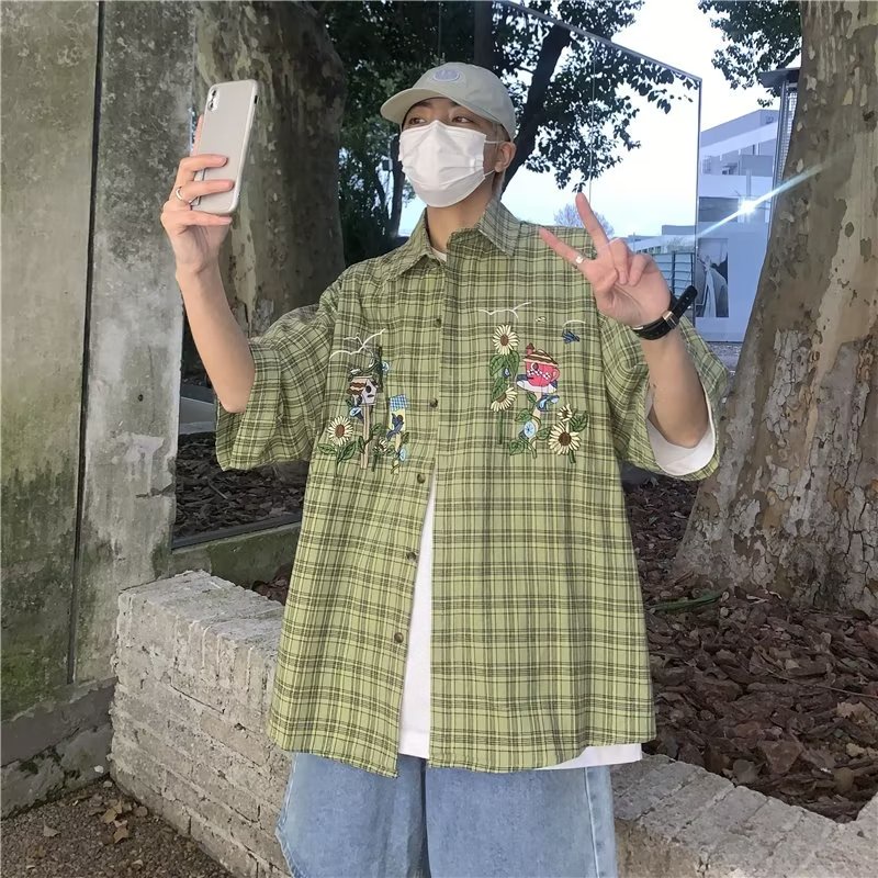 Áo Sơ Mi Tay Ngắn Dáng Rộng Họa Tiết Sọc Caro Thêu Hình Hoạt Hình Thời Trang Dành Cho Nam