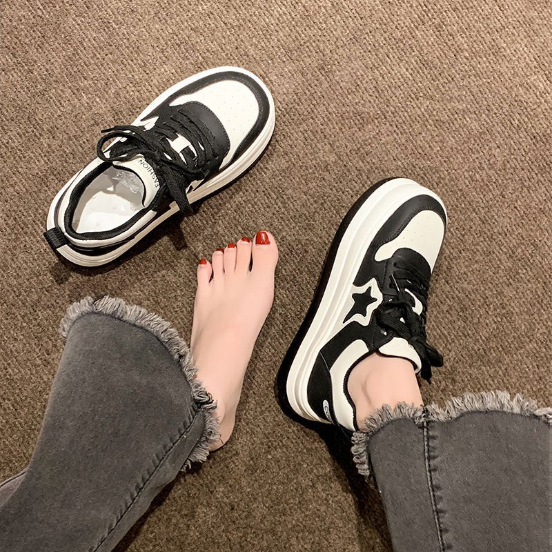 Giày Thể Thao Đế Dày Chống Trượt Thoáng Khí Màu Trắng Đen Thời Trang Cho Nữ