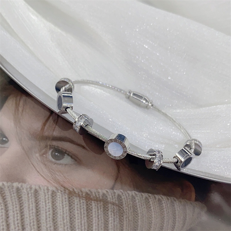 Vòng Đeo Tay Số La Mã Bằng Thép Không Gỉ Đơn Giản Thời Trang Cho Nữ