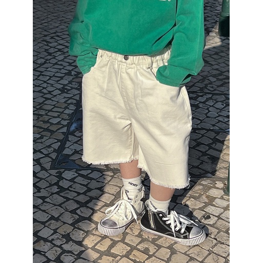 Quần short kaki ngố lai tua rua cá tính cho bé