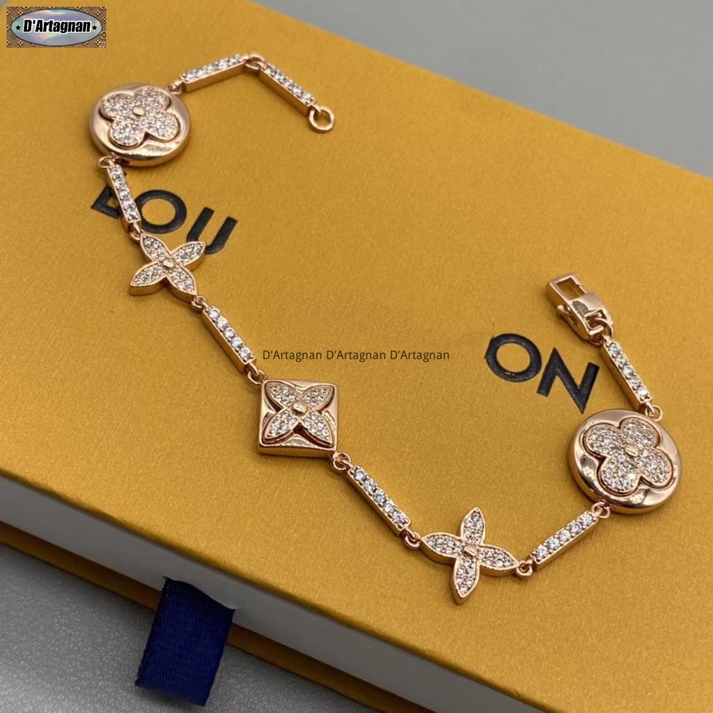 'TOP'Vòng đeo tay kim cương hoa MONOGRAM Vòng đeo tay vàng hồng Vòng đeo tay bằng đồng mạ vàng với dấu thép Hàn Quốc 2023 Vòng đeo tay nữ tái tạo mới