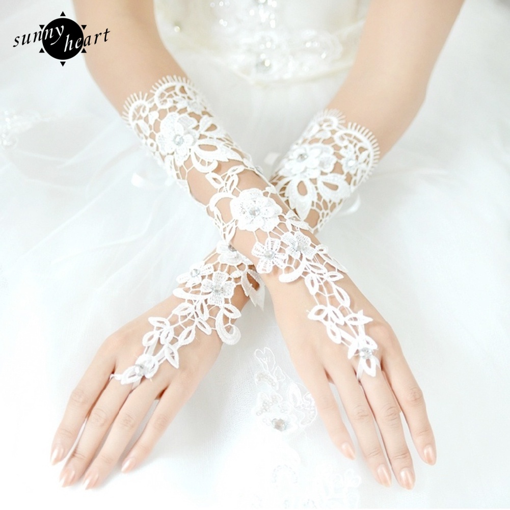1 Đôi Găng Tay Ren Trắng Hở Ngón Cho Cô Dâu